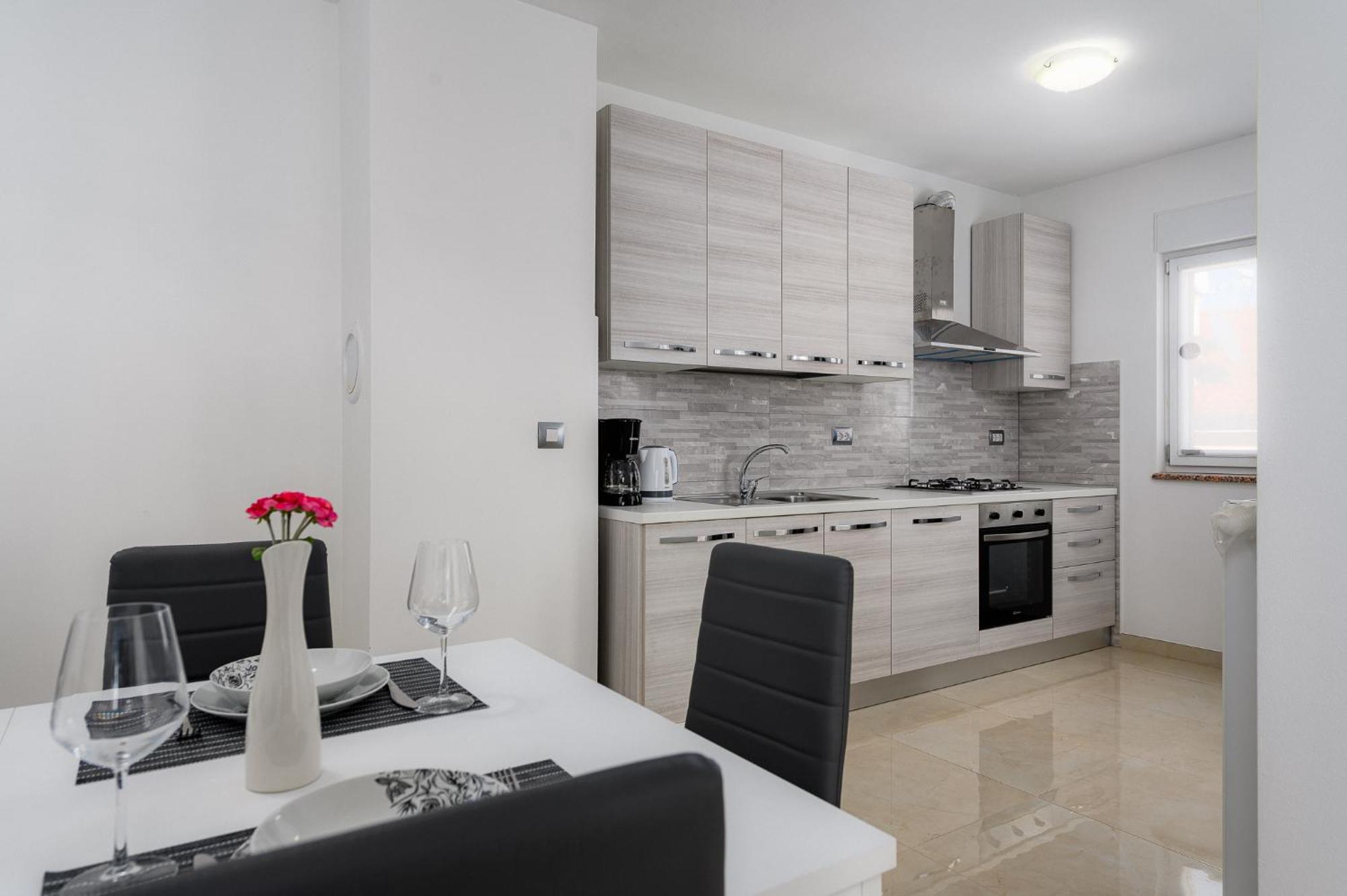 Stancija Amorozo 5 - Apartment N. 7 Poreč Kültér fotó